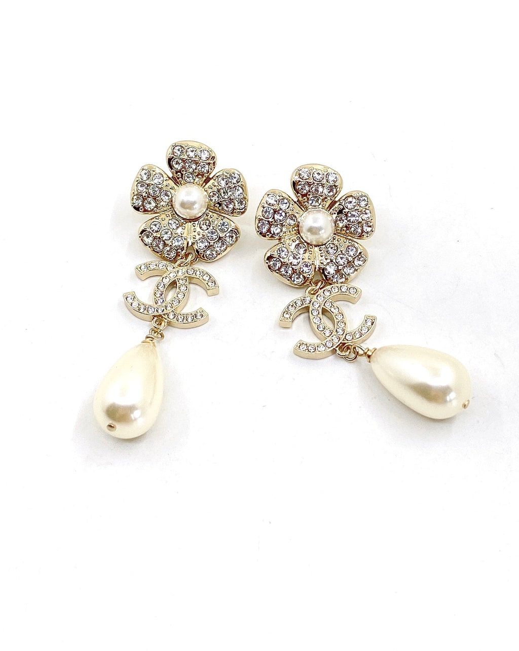 Chanel Pearl Flowers 18K Gold Earrings