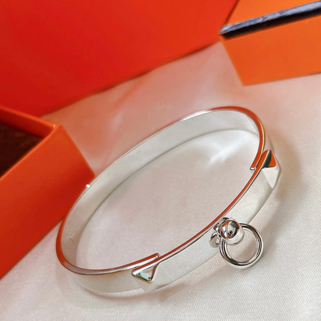 Hermes Collier De Chien 18K Gold Bracelet