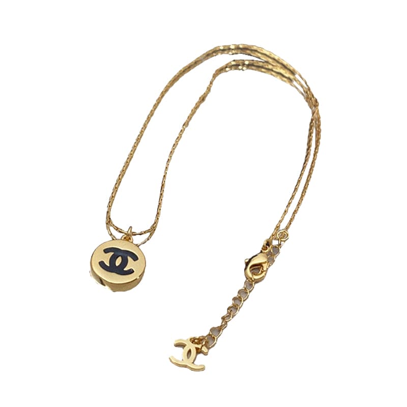 Chanel Pendant 18K Gold Necklace