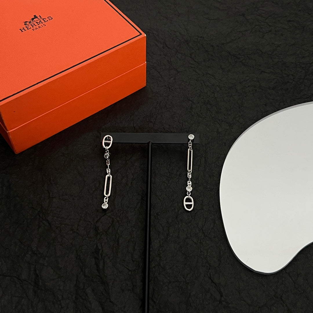 Hermes Chaine D'ancre Chaos 18K Gold Earrings