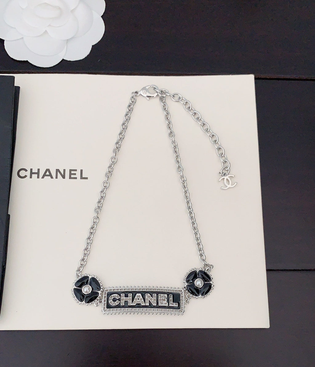 Chanel Resin Diamonds 18K Gold Necklace