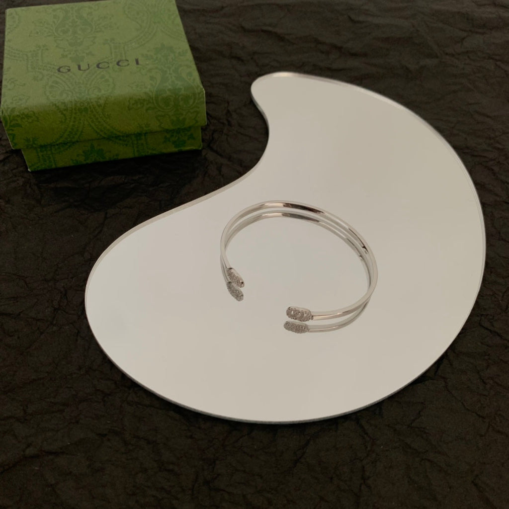 Gucci Double Running Diamond Cuff 18K Gold Bracelet