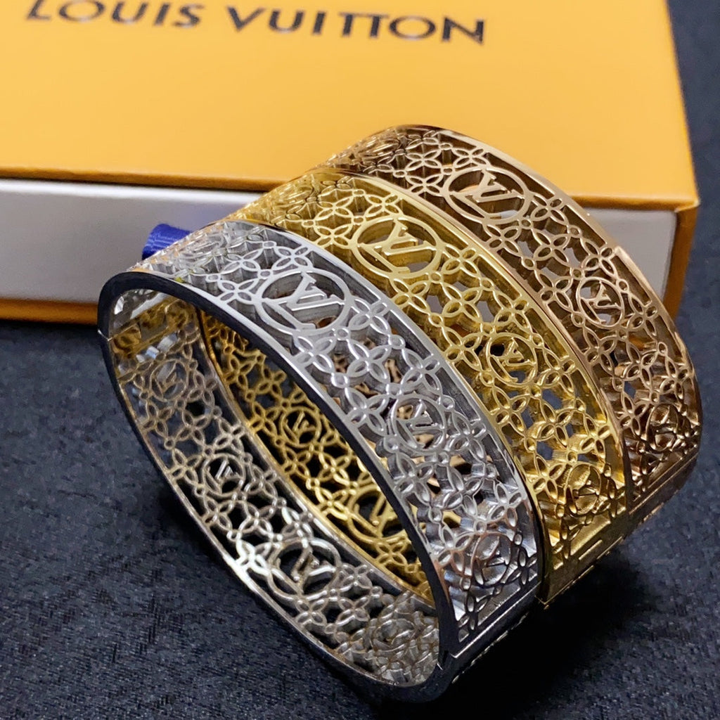Louis Vuitton Hollow 18K Gold Bracelet