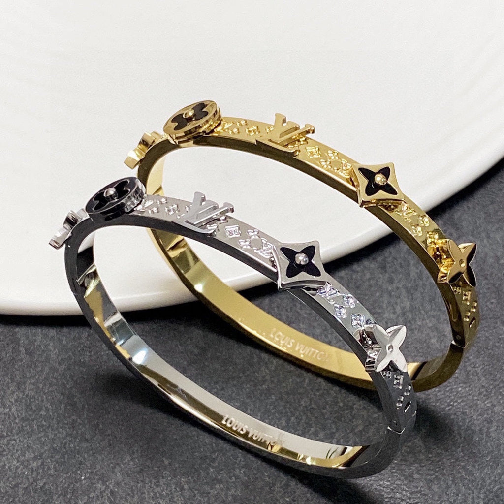 Louis Vuitton Idylle Blossom 18K Gold Bracelet
