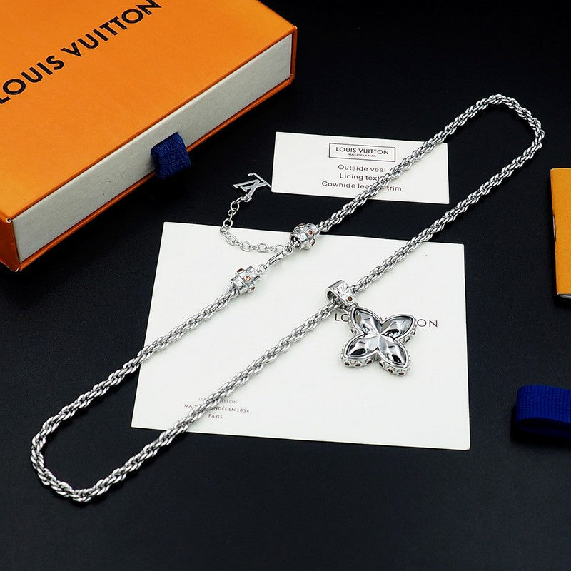 Louis Vuitton Flower Studs 18K Gold Necklace