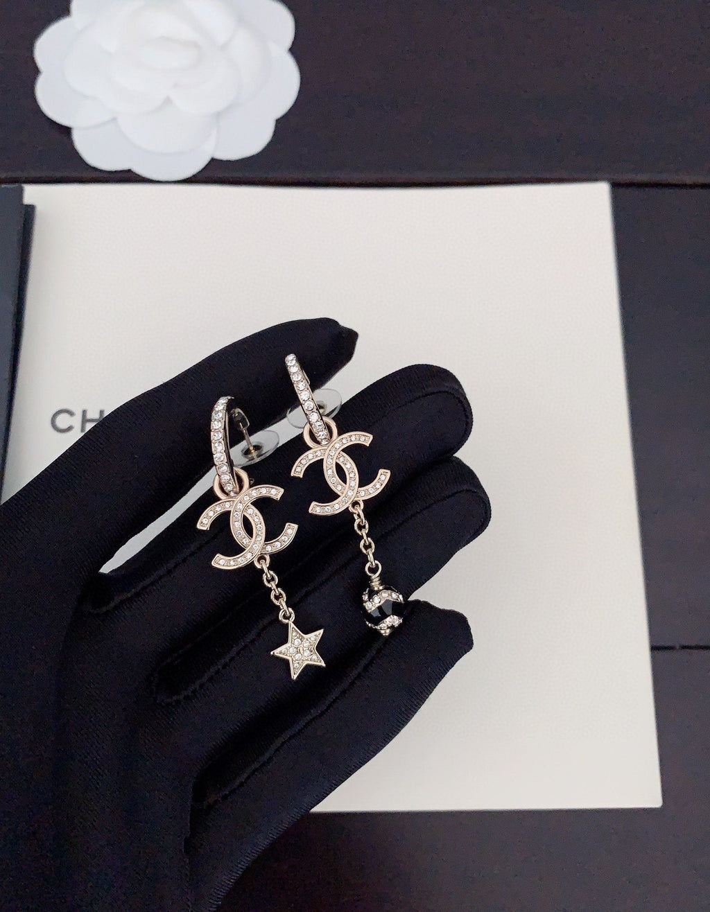 Chanel Star Pearls Pendant 18K Gold Earrings