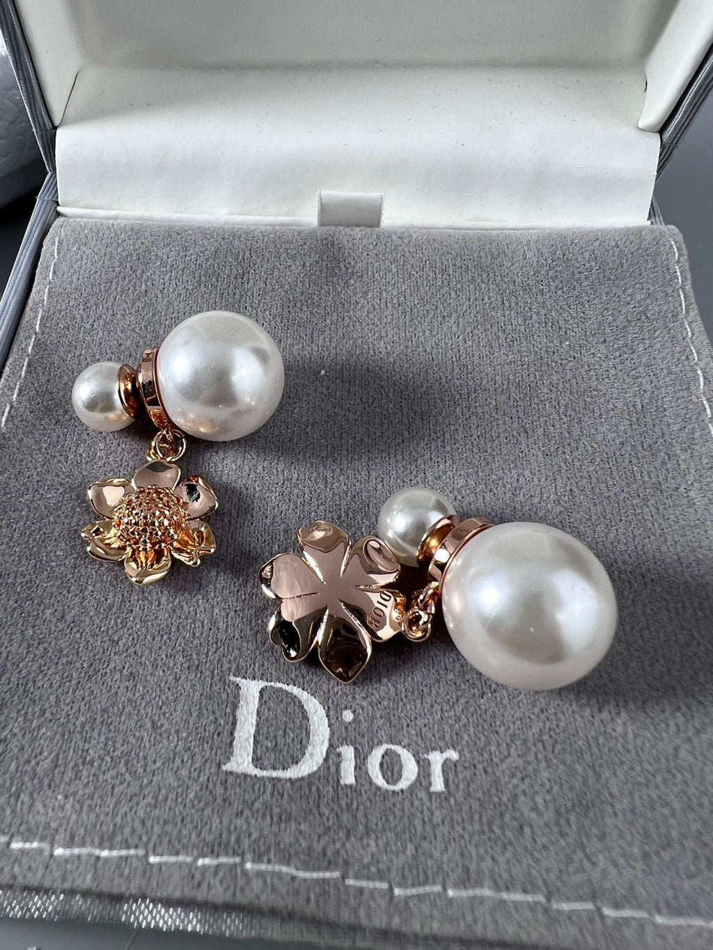 Dior Vintage Flower Pearl 18K Gold Earrings