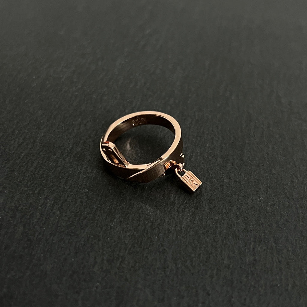 Hermes Kelly Gavroche 18K Gold Ring