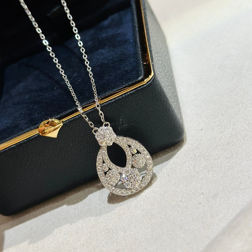 Snowflake 18K Gold Necklace