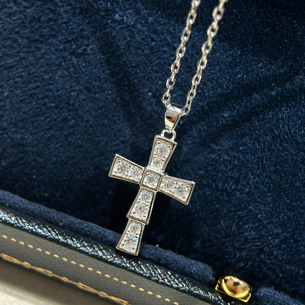 Diamond Pendants 18K Gold Necklace
