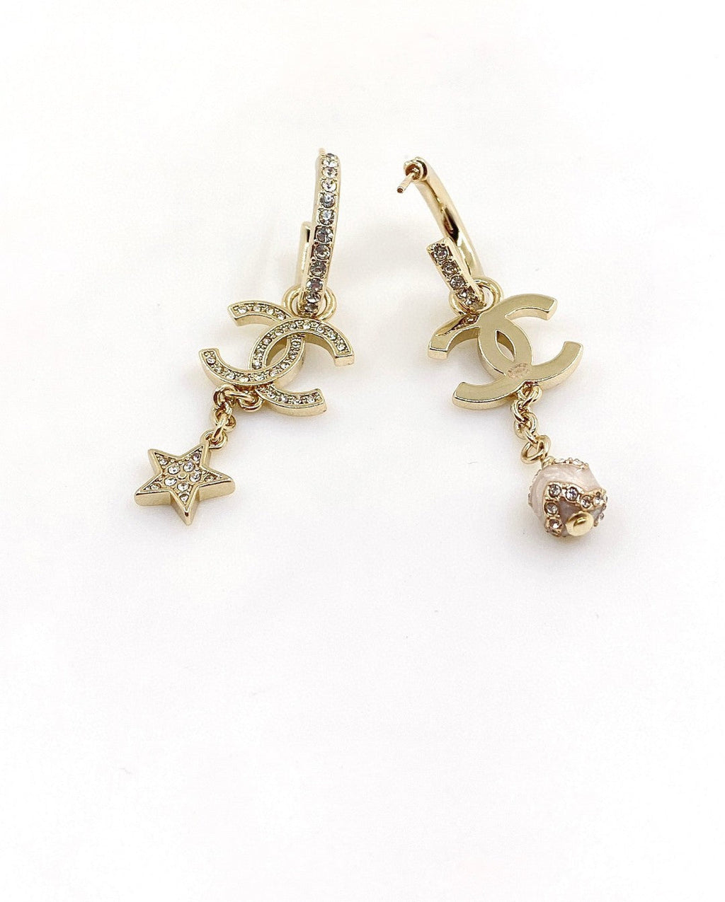 Chanel Pearl Long Pendant 18K Gold Earrings
